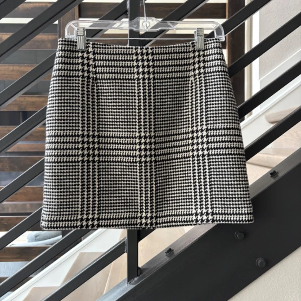 H & M Skirt - Picture 6 of 10